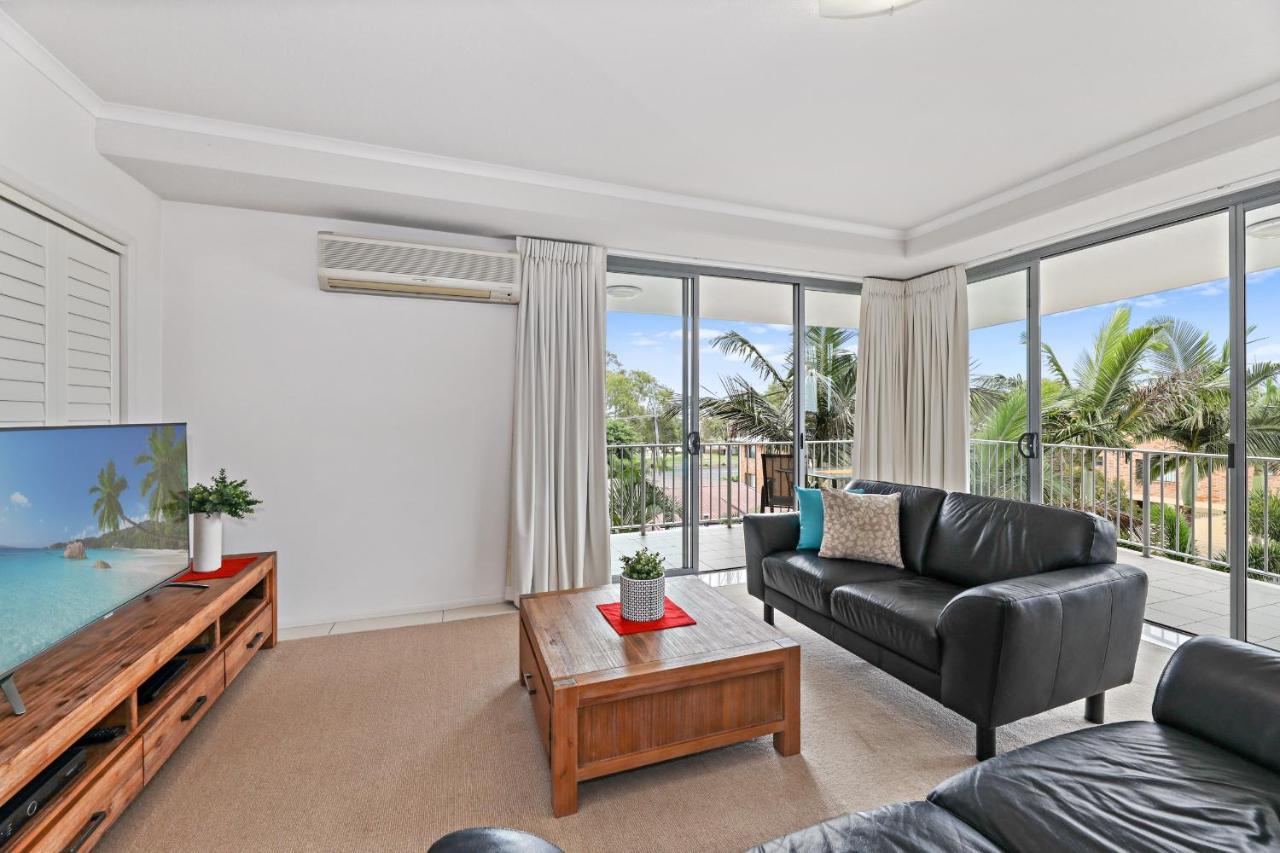 On The Bay Apartments Bongaree エクステリア 写真