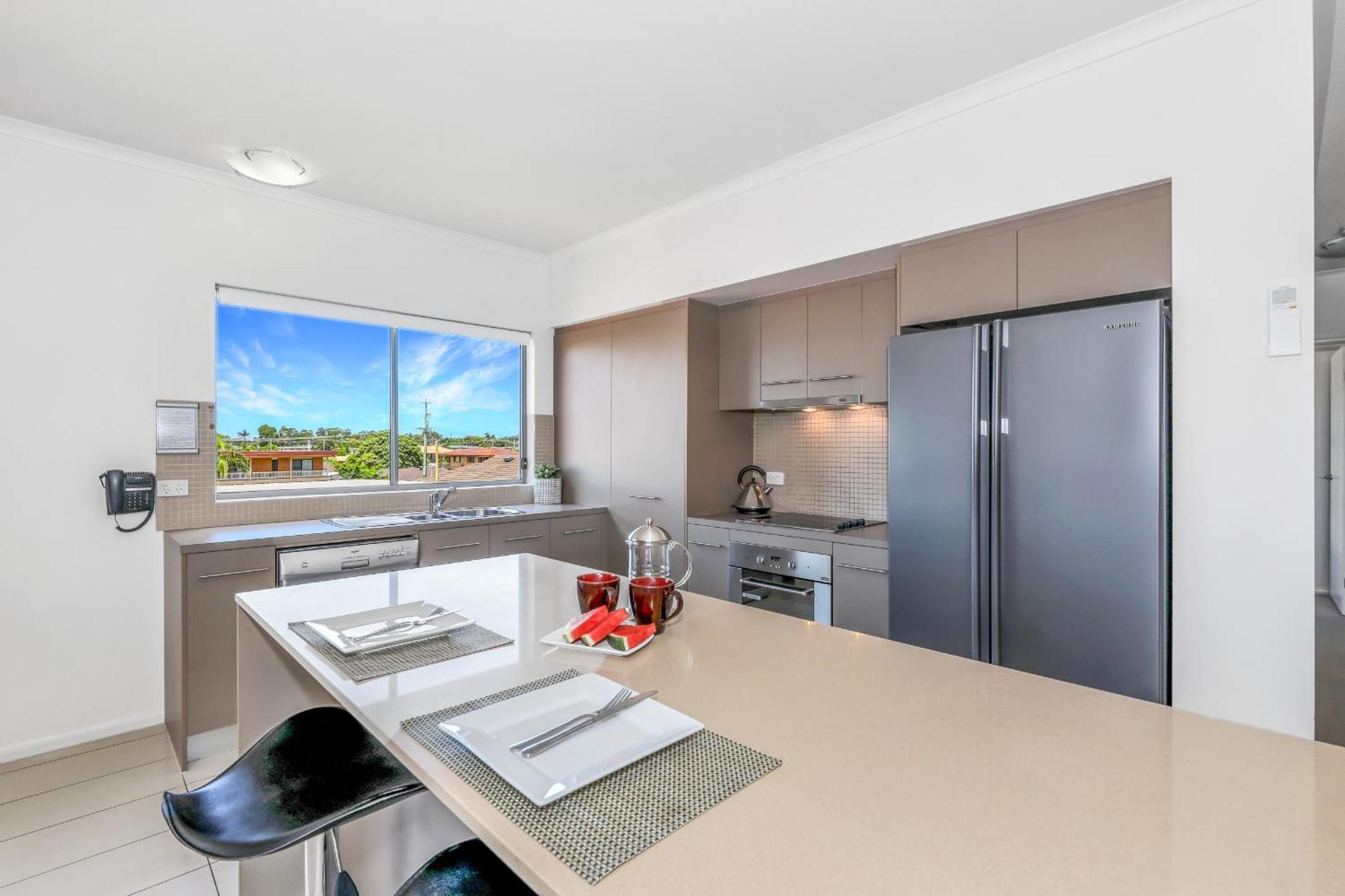 On The Bay Apartments Bongaree エクステリア 写真