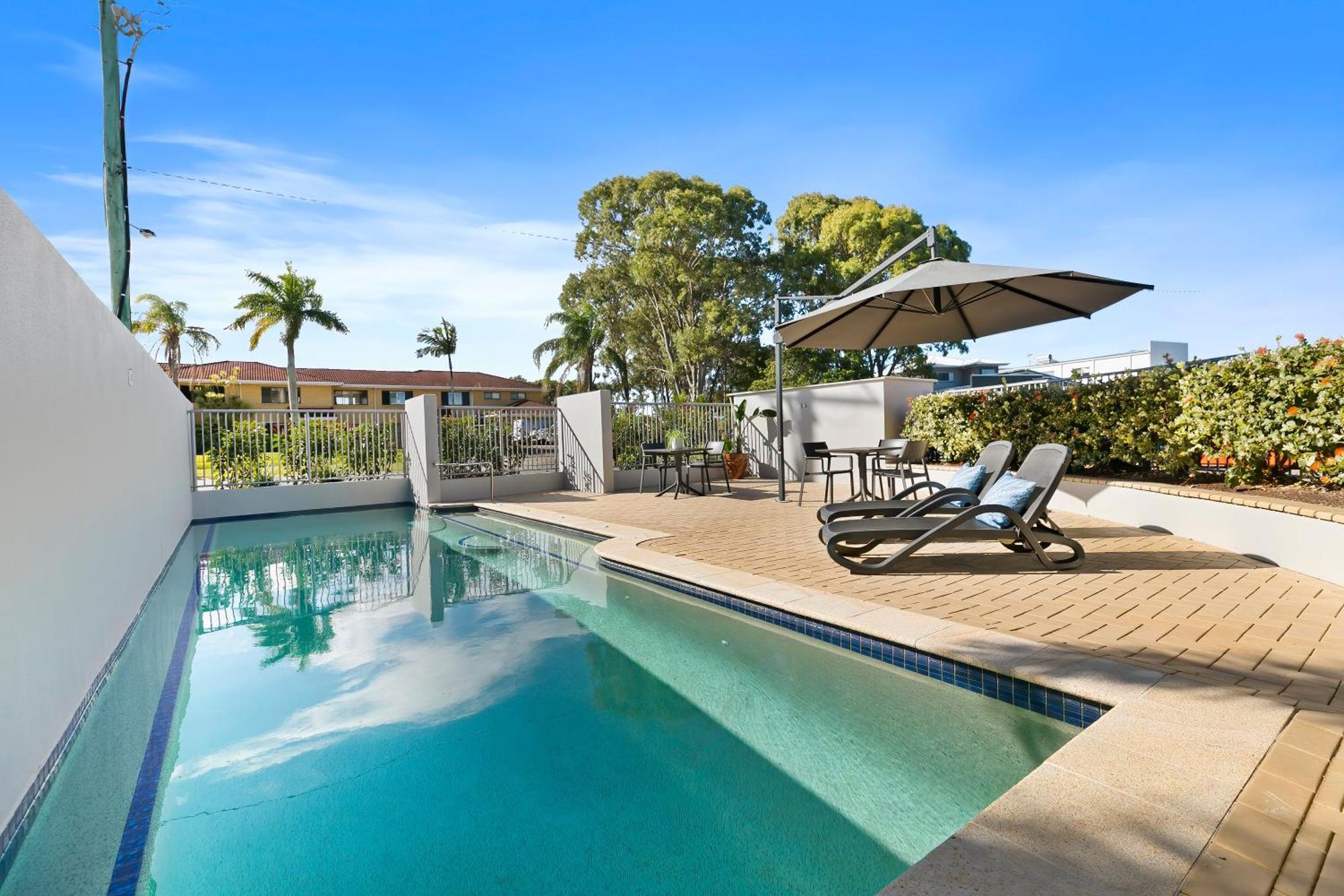 On The Bay Apartments Bongaree エクステリア 写真