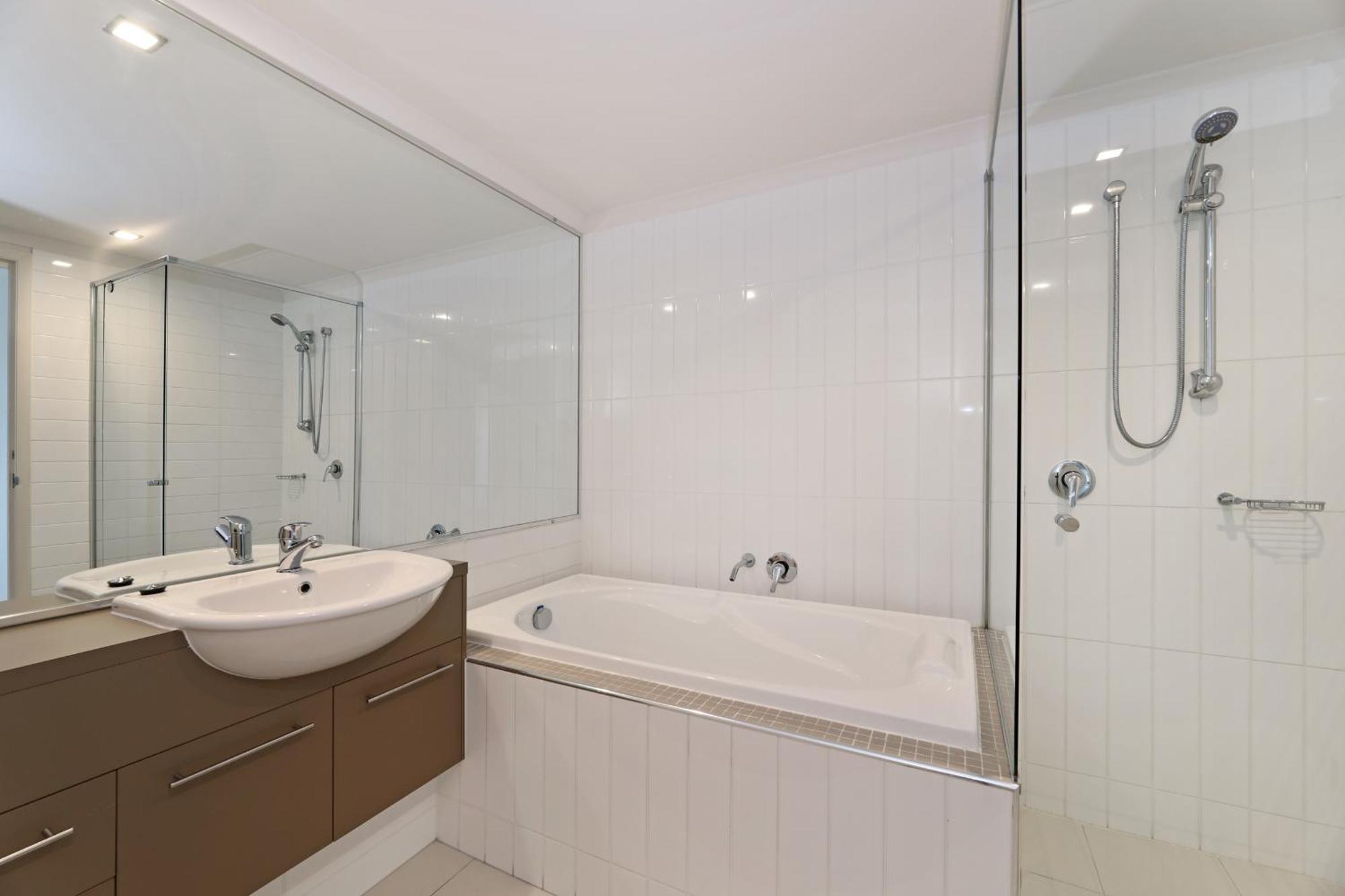 On The Bay Apartments Bongaree エクステリア 写真