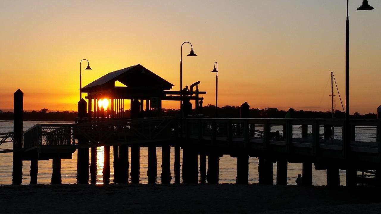 On The Bay Apartments Bongaree エクステリア 写真
