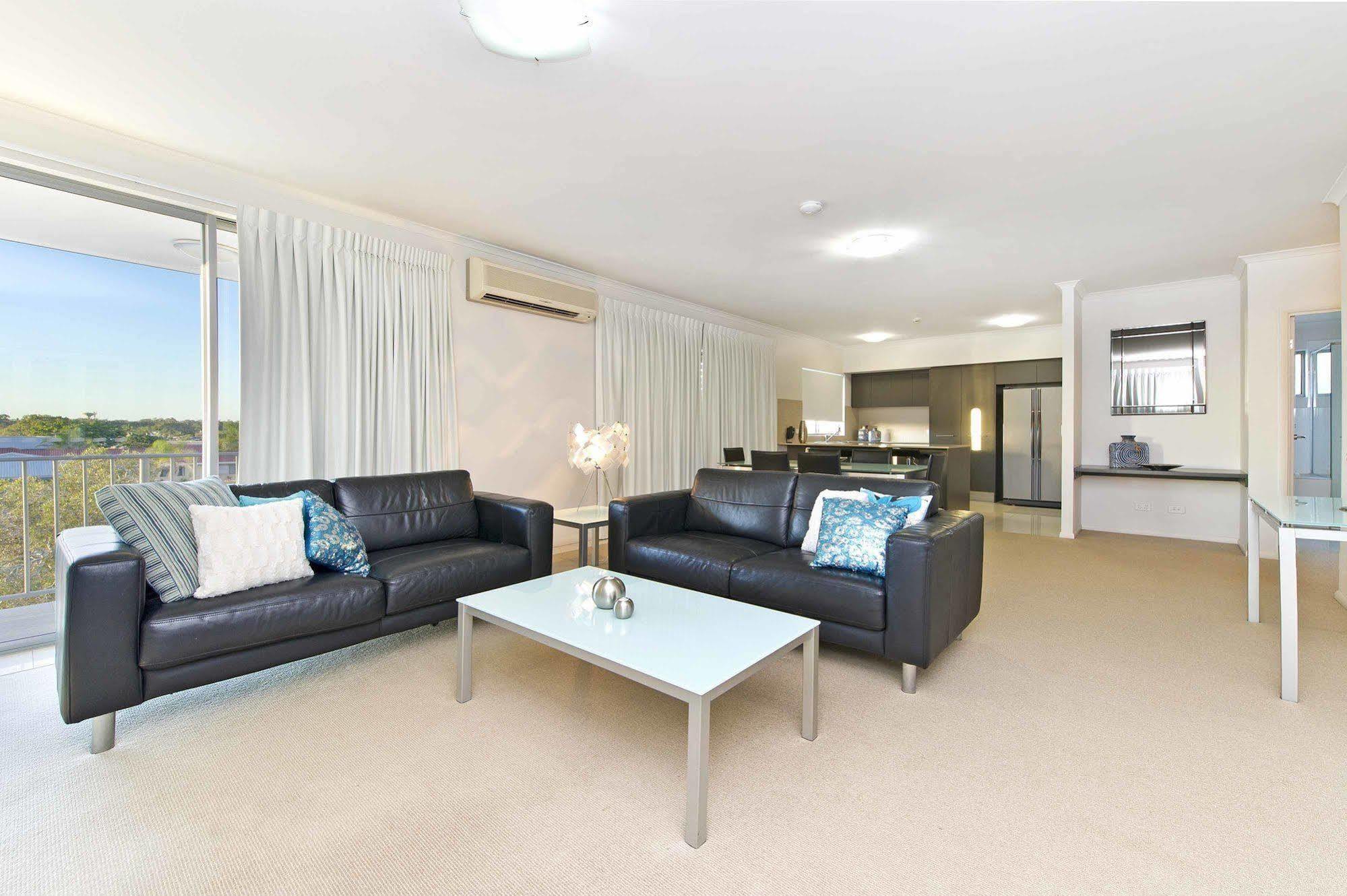 On The Bay Apartments Bongaree エクステリア 写真