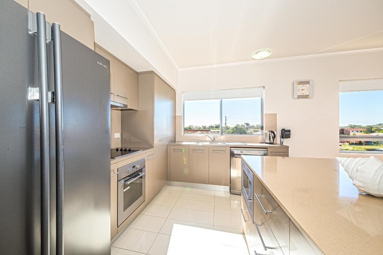 On The Bay Apartments Bongaree エクステリア 写真